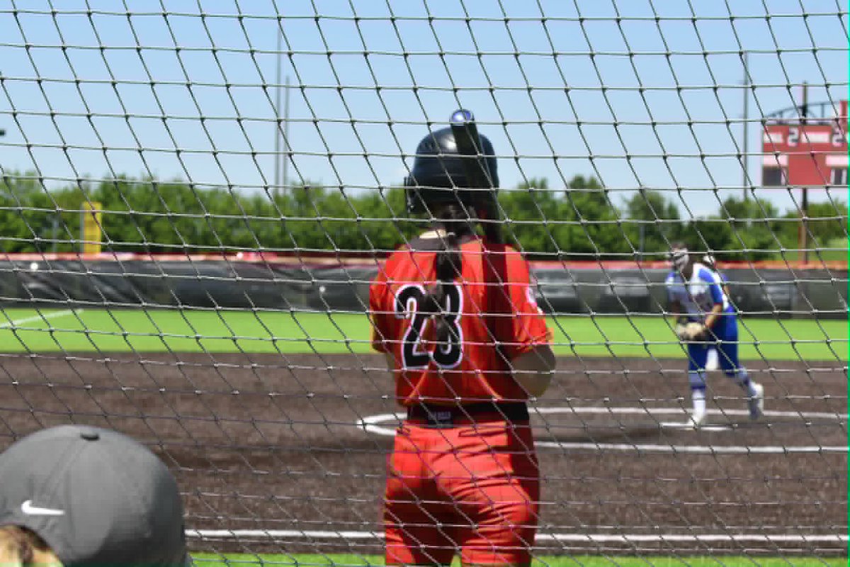 PaytonVeneman's tweet photo. Saying goodbye is not easy! Wrapping up the season with awards last night. Overall, not a bad season for the squad 22-6 and making it to Regionals. It has been a road for sure and now I look forward to my future. https://t.co/OIynHxVavM