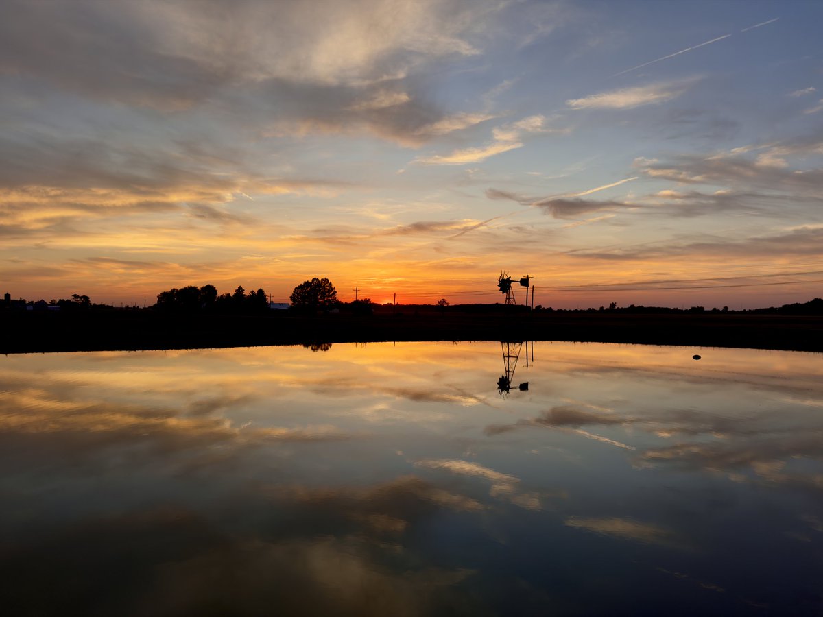StephBuckeyeFan's tweet photo. Thursday Sunset, taken near Jewell, OH , on June 4, 2026. #yestv @NWSIWX @WeatherNation @weatherchannel @wxunfiltered @AMHQ @DanSmithWeather @ChrisWTOL @JohnWTOL @JayBerschback @RossElletWX @kayleebowerstv @DerekWittWx @realalexwilson @JenCarfagno @DavisWellsWX https://t.co/i1DFnqkhKt