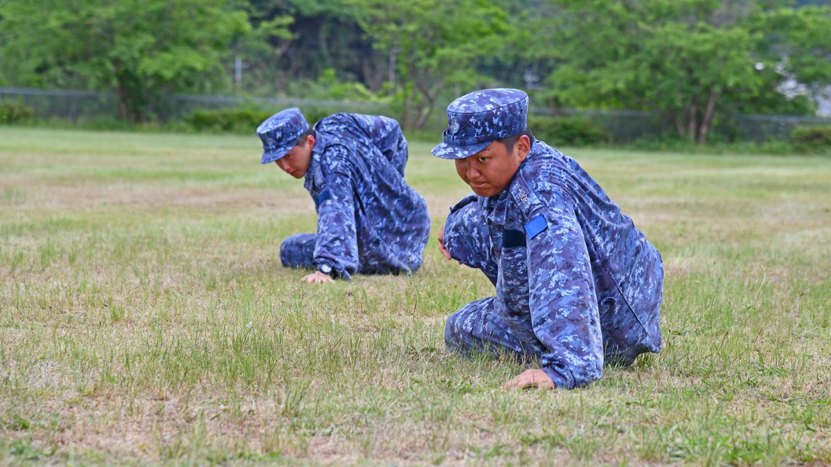 JMSDF_mrh's tweet photo. #舞教日記📷～陸上戦闘～
とにかく前へ‼️
暑さにも負けず( •̀ ω •́ )✧
 #海上自衛隊 #海自舞鶴 #舞鶴教育隊 https://t.co/xKO27N4a3y