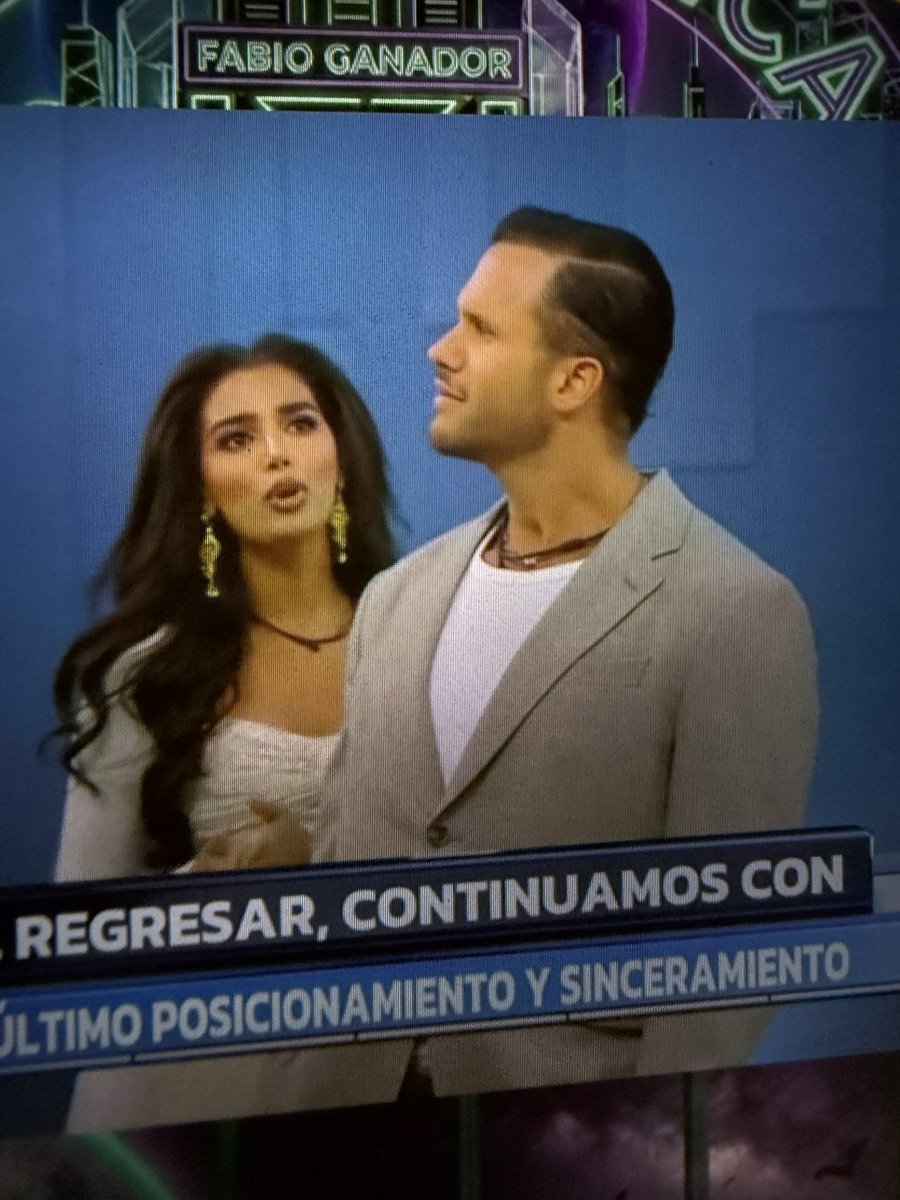 Madeinthe1Dx's tweet photo. @lujo_rove Pero qué programa estará viendo esta?🤣🤣🤣🤣🤣🤣🤣🤣FABIO LA CLAVOOOOOOOO, AHÍ es donde VA, DETRÁS DEL PATRÓN 🌎🔥🇵🇷🥵#FabioGanador https://t.co/J2VCaudn9P