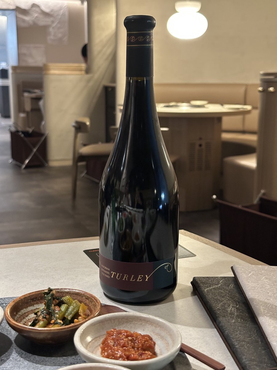 _91mmm's tweet photo. アメリカ発の韓国料理屋【KALBI SOCIAL CLUB】が赤坂に！ついに行けた〜🫰カルビはもちろんふわふわ柔らかで超美味しいし、ユッケも極上でペロリ🥺ワインもめちゃ美味しくて最高でした🤍あと焼肉屋のはずなのに服が臭くならない…！！！とっても綺麗だし店内もゆったりしててエレベーターもある！ https://t.co/xM7JmP0Fnd