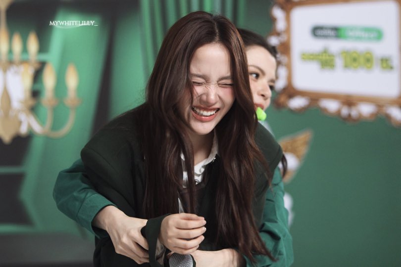 freensc_gf's tweet photo. bruh if someone makes me smile like this, I might just marry them but that’s just me freen https://t.co/myExjulnLi