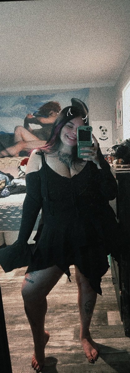 BeanHighh's tweet photo. Got a cute ass new dress &amp; some earrings &amp; lipstick from my fav bb 💕 you kno who you are 🥹 
But look at how cute the dress is on my body 🥺🥺🥺 darling https://t.co/NCElddUcIL