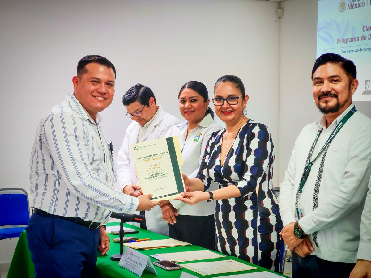 IMSS_Camp's tweet photo. ¡Misión cumplida! 🎓✨
¡Felicidades! 🎉
Hoy celebramos la clausura del Programa de Desarrollo Gerencial del #IMSSCampeche, donde 24 compañeras y compañeros de unidades médicas y administrativas concluyeron exitosamente su capacitación.
 #FamiliaIMSSCampeche https://t.co/5rauCHz6if