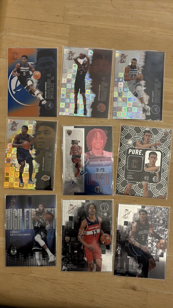 toneo76's tweet photo. @Aristocrat1776 @CardPurchaser I just pulled these, anyone see anything thing special? https://t.co/HJ3n5x3Ayb