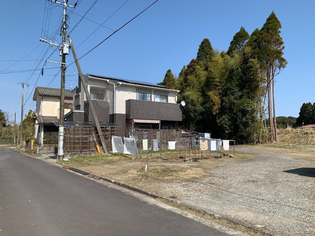sanshin1's tweet photo. 鹿児島市本名町【売地】造成済整形の住宅用平坦地即建築可50坪130万円
https://t.co/OnLCTjoY9H

画像ギャラリー
https://t.co/zuMxR41ZkV

本物件は、鹿児島市北部の本名町旧みやぎ温泉団地内（現在温泉は廃止されています）の、住宅用地向き売地です https://t.co/klvINbpmSM