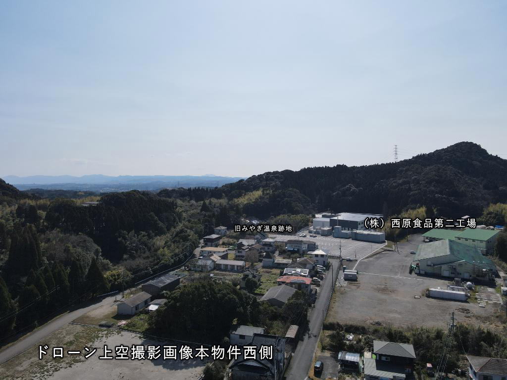 sanshin1's tweet photo. 鹿児島市本名町【売地】造成済整形の住宅用平坦地即建築可50坪130万円
https://t.co/OnLCTjoY9H

画像ギャラリー
https://t.co/zuMxR41ZkV

本物件は、鹿児島市北部の本名町旧みやぎ温泉団地内（現在温泉は廃止されています）の、住宅用地向き売地です https://t.co/klvINbpmSM