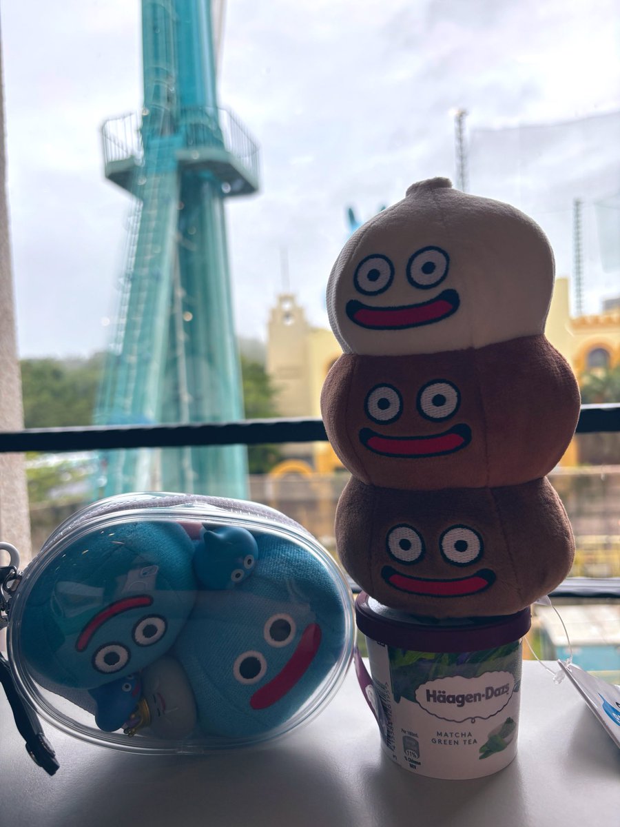 leinnas's tweet photo. 雨の日の遊園地、なんか新鮮 https://t.co/y8GnXlUU04