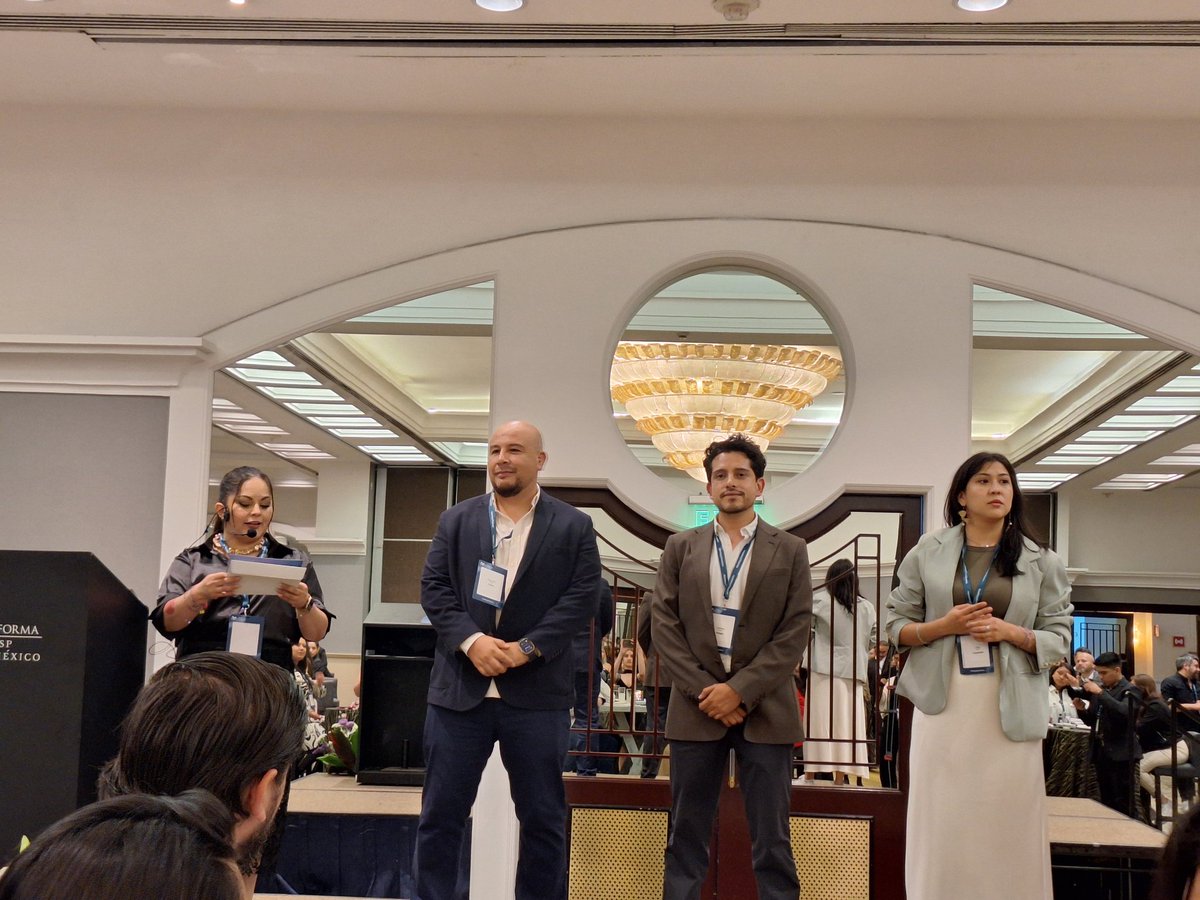 Mkt4eCommerceMX's tweet photo. 🏆 Siguiente: Mejor Challenger eCommerce
Esta noche suben al escenario 👇
🔸 Ambiente Gourmet
🔸 Awasa 
🔸 Prada MX 
¿Quién desafía mejor? 👀
#PremiosEcommerceMX https://t.co/5Eu6b7EQQd