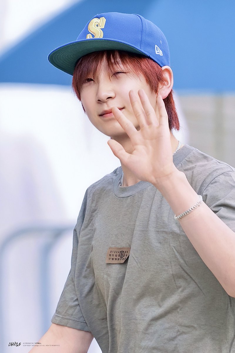 Charge_027's tweet photo. 260605 리허설 출근

 #카이렐 #KYRELL 
#앰퍼샌드원 #AMPERSANDONE https://t.co/W7up7HkFYk