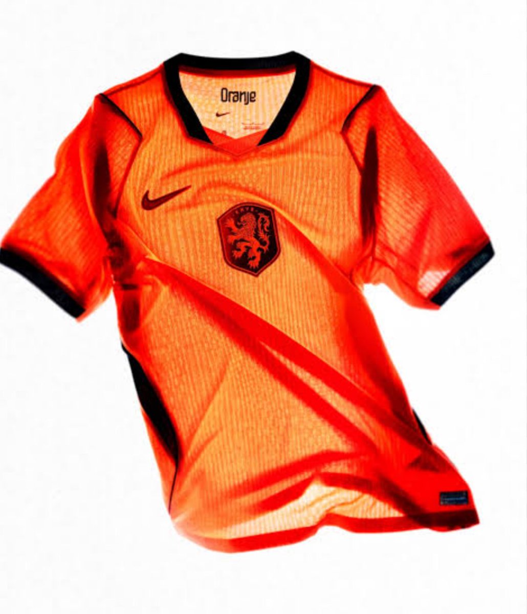 JVR_TRII's tweet photo. @TripaTaquito No, ni siquiera es el template de Nike para la próxima temporada, solo es un jersey genérico. https://t.co/9y9lTQAIDG