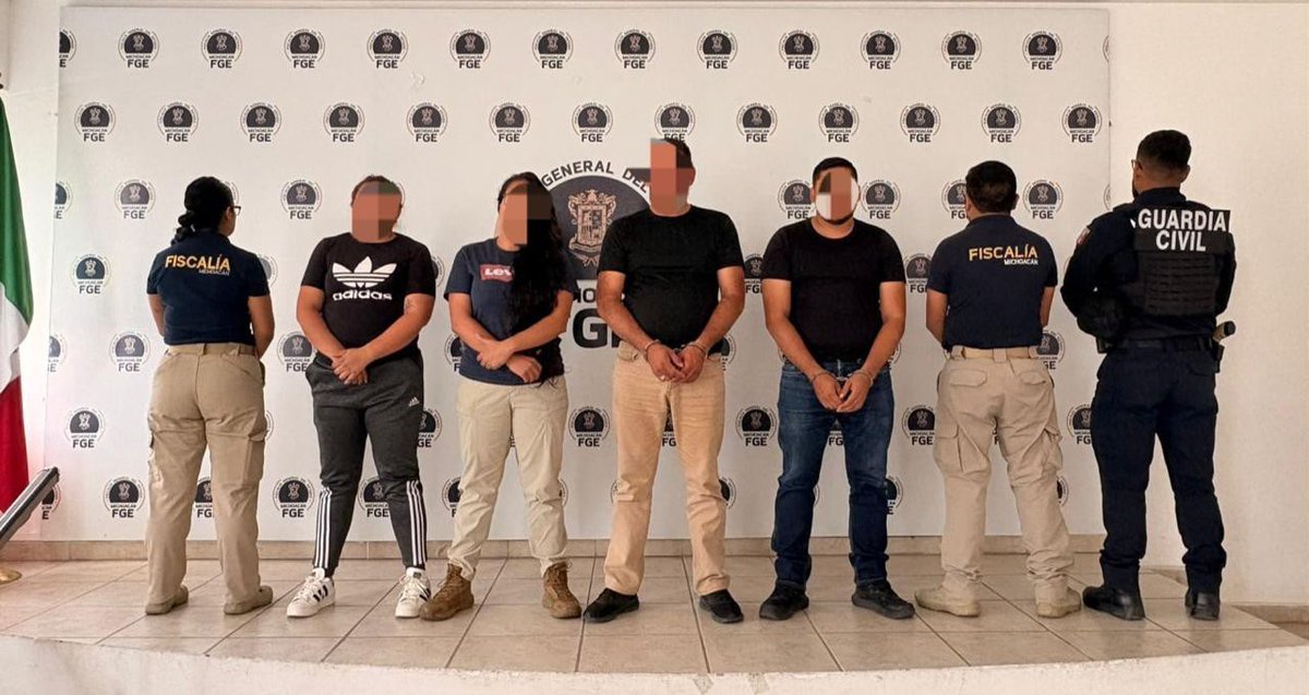 FiscaliaMich's tweet photo. 🚨⚠️ Ejecutamos orden de aprehensión contra cuatro agentes de Investigación por presunta evasión de preso
⬇️
https://t.co/iZ50FCTeOv https://t.co/ONf4wYMEox