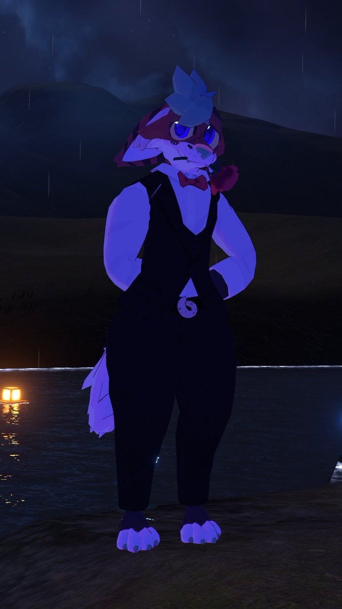 tinyfoxstrawb's tweet photo. butler fox at your service <3 https://t.co/96BkzUj67G