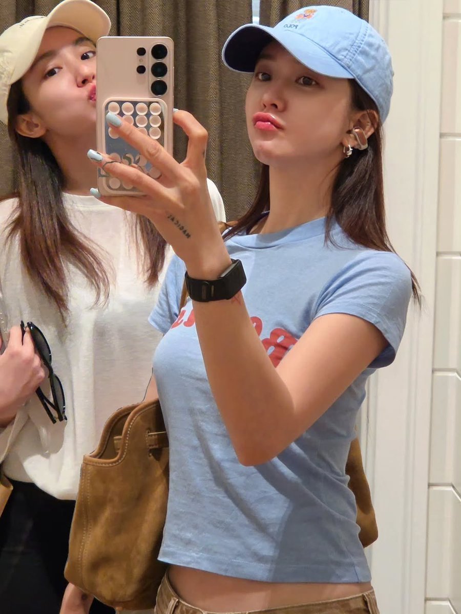 Jnpptyp's tweet photo. พิจูนเสิร์ฟความน่ารักแต่เช้า ว่าแต่รูปสุดท้ายคือยังไงกันน้า จ๋องอวดพิจูนหรือพิจูนอวดจ๋อง น่ารักๆๆๆๆๆ

#EnjoyJune #เอนจอยจูน https://t.co/moAYvljlo2