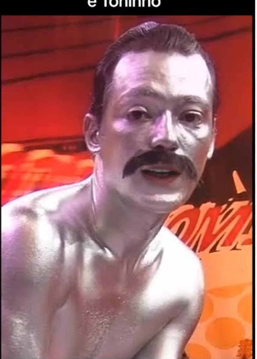 cleberwilliam3's tweet photo. @JoaquinTeixeira Segundo fontes seguras , o Fred Mercury do disco voador , foi abduzido e retornou para a terra assim PTreado . https://t.co/qyt9P5dbEv