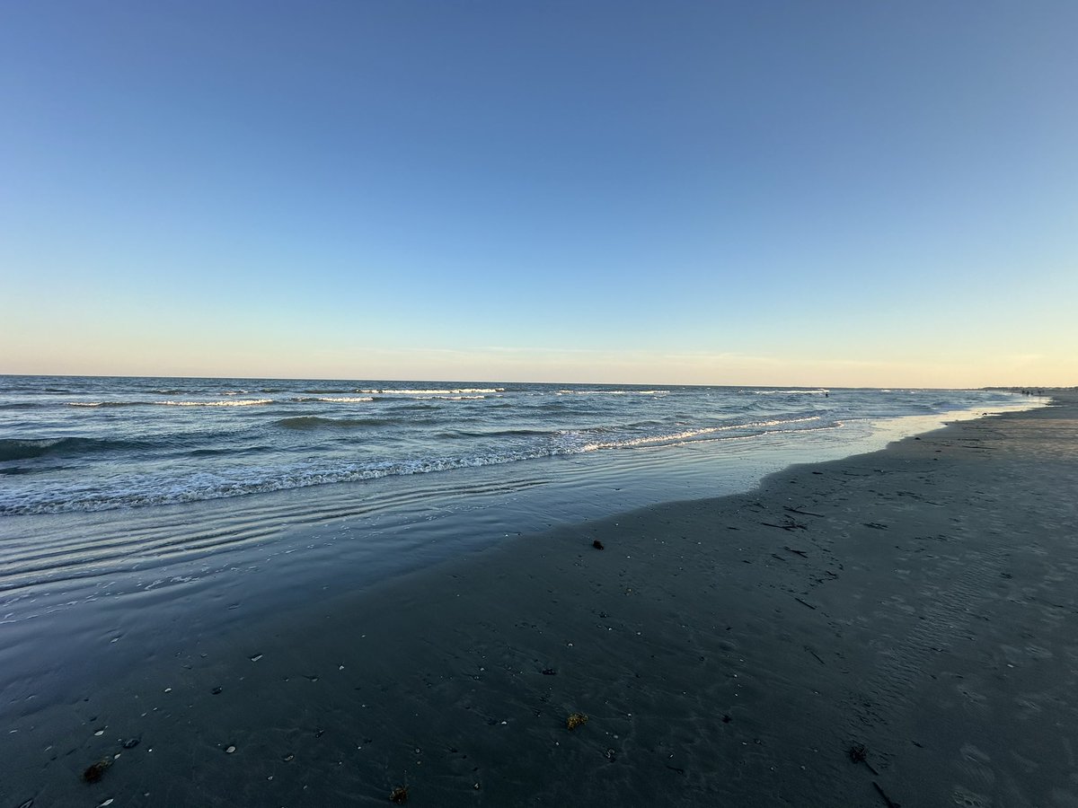 RBWSC's tweet photo. #IOP @SheaGibsonWx @chswx @joshmarthers @RobStormTeam2 @TrooperBob_SC @StormHour @BILLWALSHTV  @JedChristophWX 
 @ukreal1 @QuintinOnCamera @RussBradley1964 @kenbowmanphoto @weatherchannel @RealRileyBenson @saltcowboys @JoeySovine https://t.co/AyqwyQkJEU