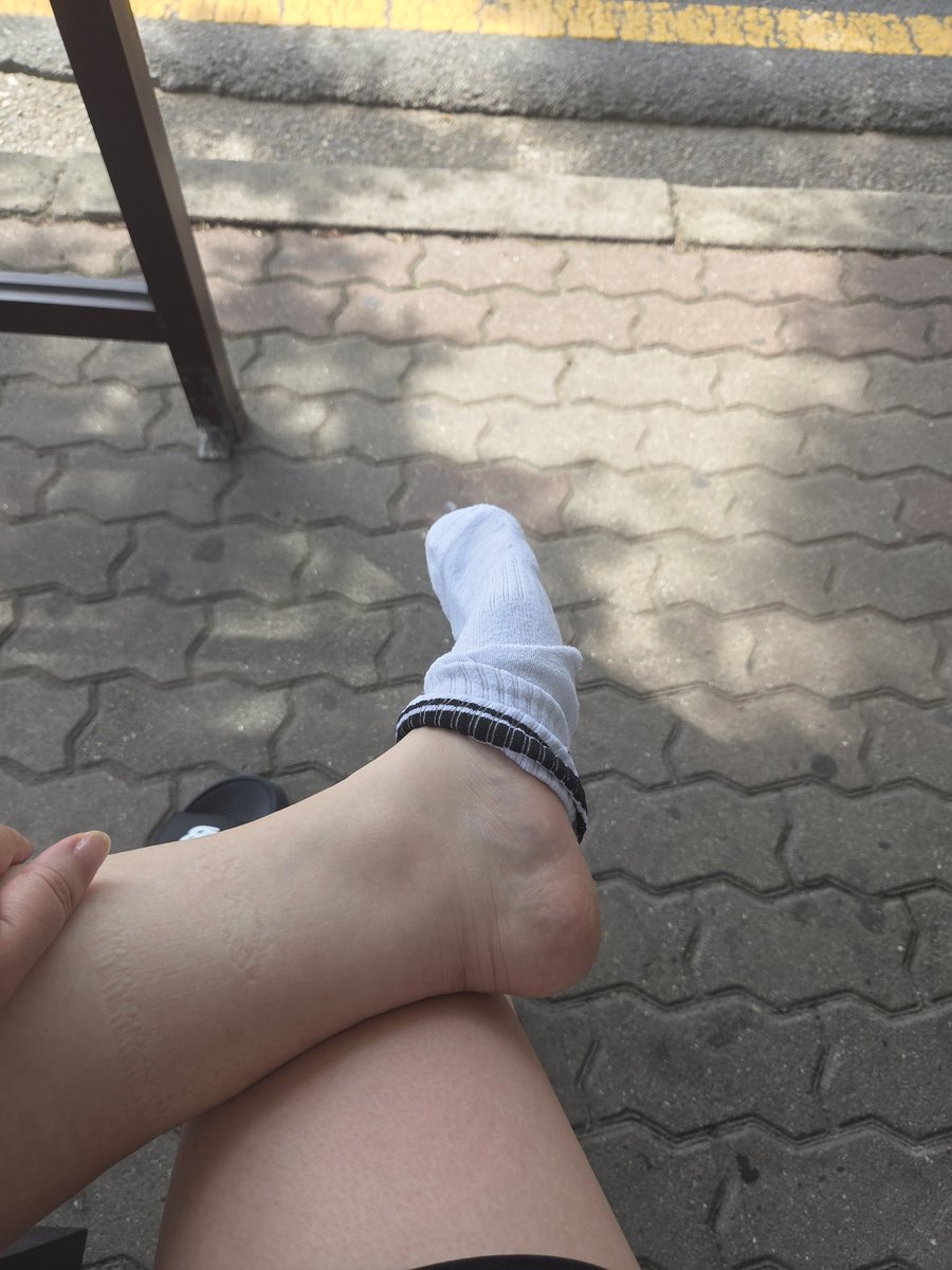 shzrd7's tweet photo. 운동하고도 발바닥은 땀 별로 안나 https://t.co/7deZAbz1yN