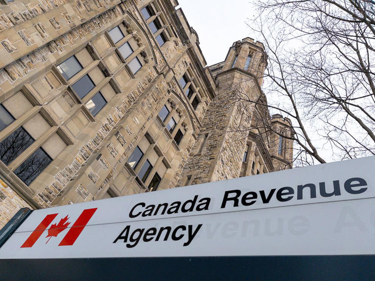 40PlusImmigrant's tweet photo. 🇨🇦 "God When?" (Canada Edition): NEPA🇳🇬 vs. CRA🇨🇦

Nigeria will prepare you for many things, but the sheer shock of Canadian bills, or the sudden joy of a random government alert hitting your account without warning, needs to be studied.

Some people here, especially from my job, are checking their banking apps, because of the new Canada Groceries and Essentials Benefit dropping this Friday, June 5:

The CRA took the standard GST/HST top-up, gave it a fancy new name, and added a 50% booster shot to help cushion the blow of day-to-day survival.😃 Though people still feel it is a trap!

Over 12 million low- and modest-income Canadians are getting this automatic payment via direct deposit (or a cheque in the mail if you still love paper).

Single (No kids): Up to $267, Couples (Married/Common-law): Up to $349, With 1 Kid: Up to $441, and With 4 Kids: Up to $717.

If you qualified for the January 2026 GST/HST credit, this drops into your account automatically. No links, no applications.

In Nigeria🇳🇬, when the grid collapses, and NEPA takes light, the government leaves you in darkness to count your losses. In 🇨🇦Canada, when inflation turns the grocery store into a horror movie, the CRA unexpectedly drops a casual $300 into your account to buy eggs and bread.

Different countries, different kinds of shock & vibes!