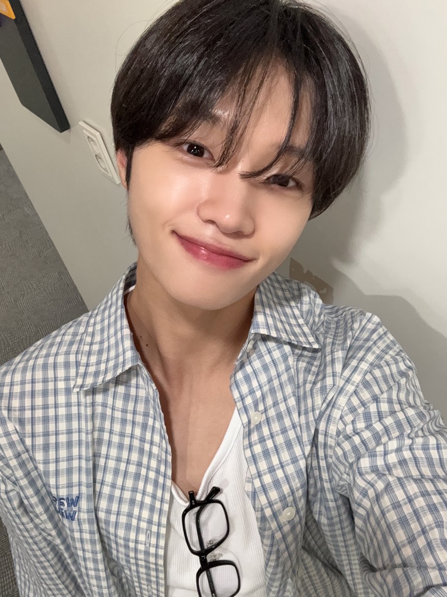 sondongpyo_dsp's tweet photo. [⏰] 
잠시 후 오후 12시, 
MBC FM4U ‘정오의 희망곡'에 동표가 출연합니다☘️

#손동표 #SONDONGPYO 
#MBC #정오의희망곡 https://t.co/KzMo62ERfH