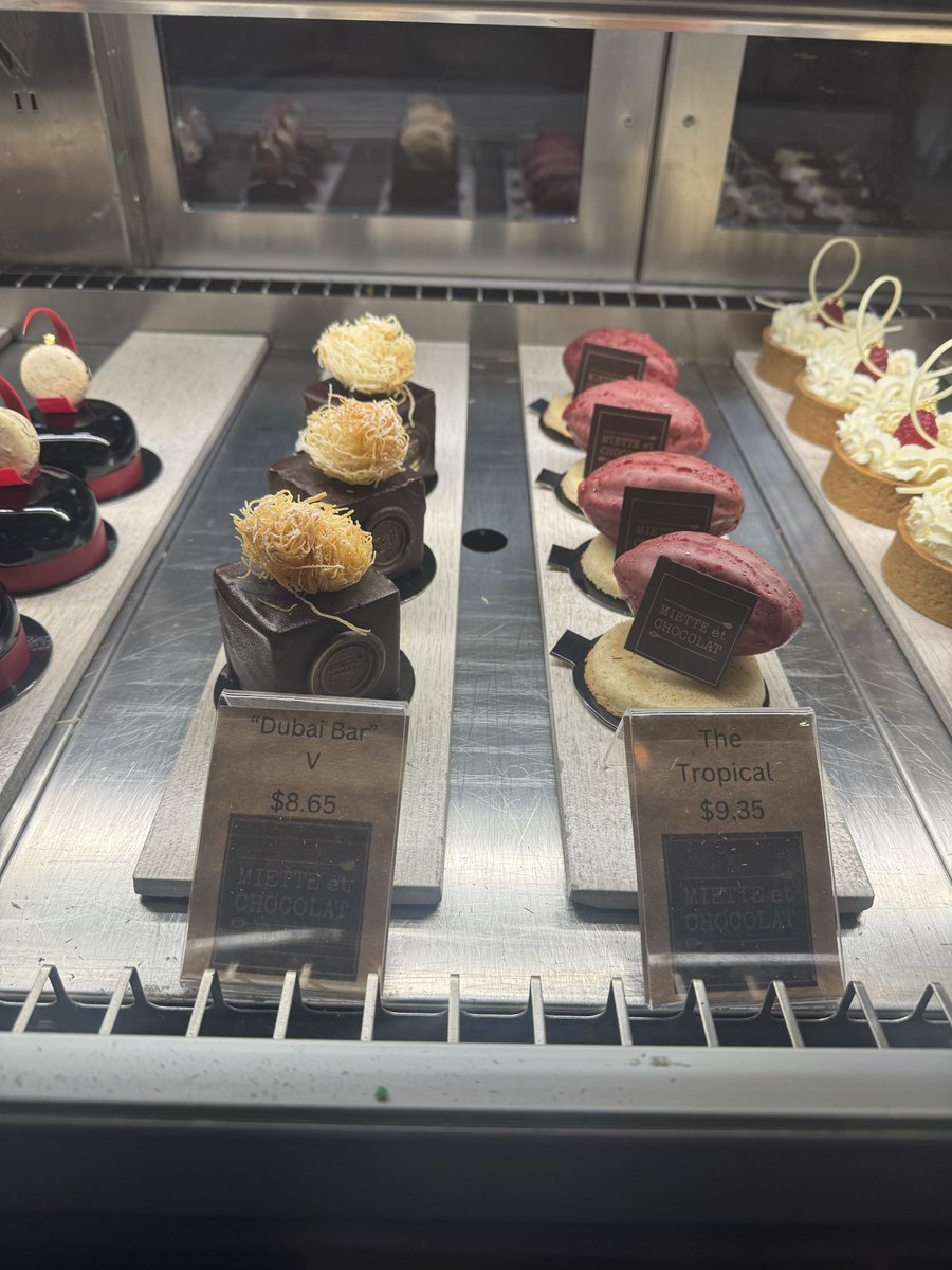 drtharris's tweet photo. Which one would you choose? #sweettooth https://t.co/swU8TR2Jek