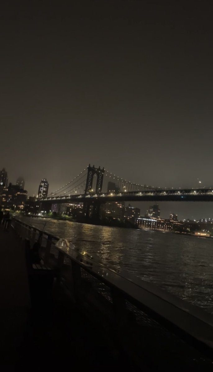 renahm98's tweet photo. New york or nowhere https://t.co/wfHpzhelaA
