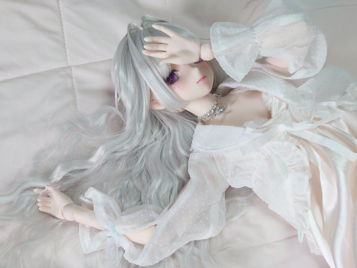 Hypo_P's tweet photo. おはようございます。
寝起きで少しセクシーな透香さん。

#ヴィっこ
#うちのこかわいい https://t.co/4uChK98PLa