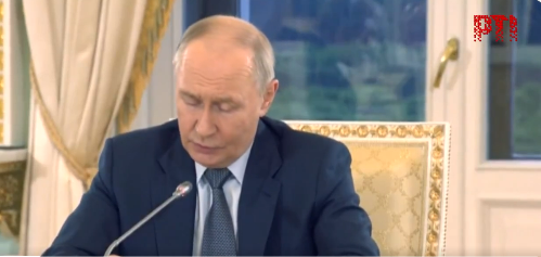 PTI_News's tweet photo. STORY | Putin hails New Delhi as ‘reliable partner'; blasts West over ‘detrimental’ interference in India-Russia ties

Russian President Vladimir Putin on Thursday said Russia is determined to broaden its time-tested relations with India and asserted that the US attempts to force New Delhi into scaling back its cooperation with Russia are both futile and damaging to international relations.

READ: https://t.co/WoCsAfVhOm