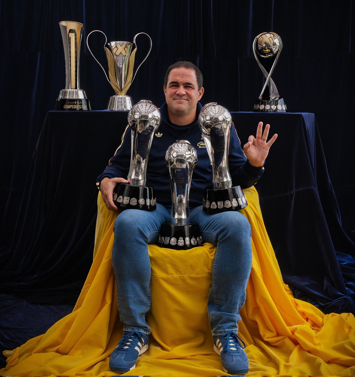 1916Aguila's tweet photo. ✨✨✨ aura TOTAL ✨✨✨ https://t.co/d9EJf88dH4