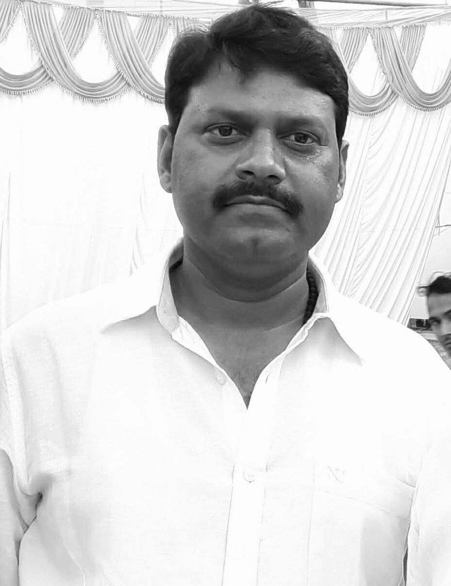 hariompandeyMP's tweet photo. भारतीय जनता पार्टी के समर्पित कार्यकर्ता, अयोध्या महानगर उपाध्यक्ष श्री रणधीर सिंह डब्लू का निधन ह्रदयविदारक है।

ईश्वर से उनकी दिवंगत पुण्यात्मा को शांति एवं परिवारजनों को इस दुख को सहने की शक्ति प्रदान करने की प्रार्थना है।

ॐ शांति शांति!! https://t.co/fSWmytb69Y