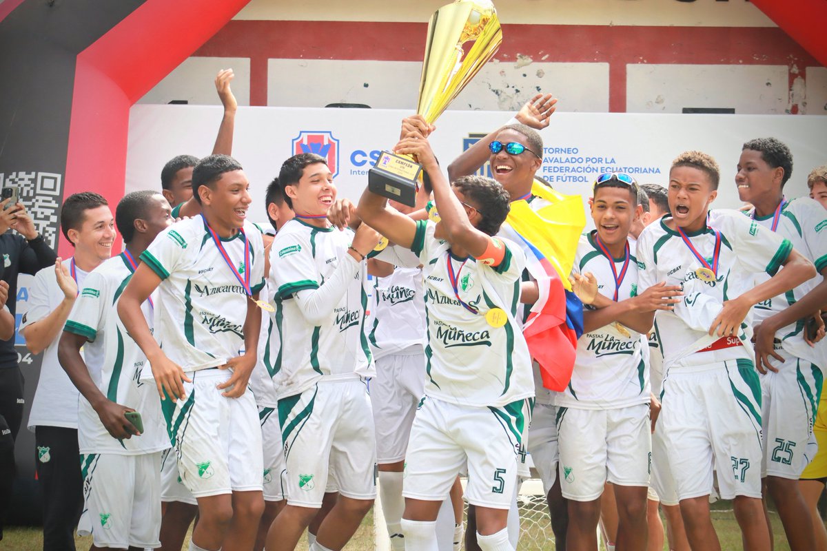 DepCaliCantera's tweet photo. 😁🙌🏆🎉⚽️💚 https://t.co/JglDQ0Rrjv