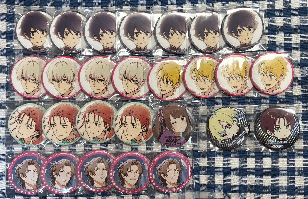 g_350a's tweet photo. 〈譲渡〉 SideM 缶バッジ 譲渡

譲: 百々人 鋭心 クリス 雨彦 キリオ 恭二 春名 志狼 龍 巻緒 タケル 道夫 類 咲 次郎

求: 定価〜200円まで(担当の元に行って欲しいので金額は相談です)
FiFS系は定価優先となると思います

纏めて、またはお世話になっているFF様優先です
お気軽にお声掛けください！ https://t.co/JQp8algu6T