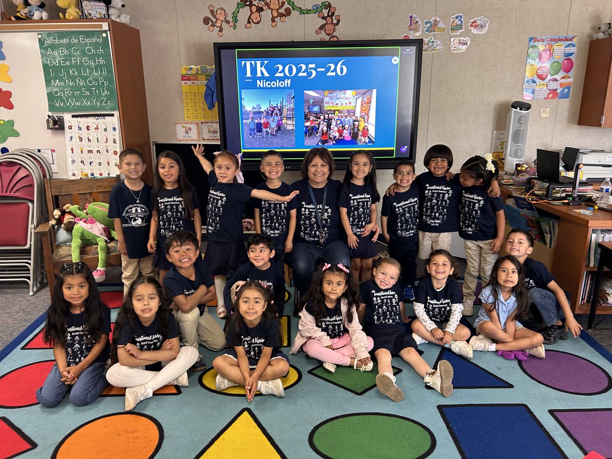 melrules61's tweet photo. Great day in TK! We had a presentation and lots of learning! Tomorrow we will celebrate and say goodbye! #Iloveteaching https://t.co/Spg6i1buat