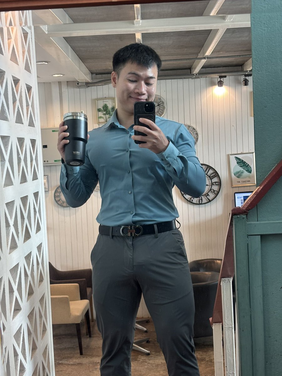 SDharadhip's tweet photo. เรารักงาน งานก็รักเรา รักกัน ๆ เลิฟ ๆ https://t.co/VdXwX1Y42a