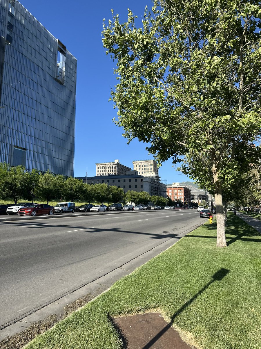 TeamMakeSure's tweet photo. This is how Downtown should look like! 

Can you share photos from your location in the comment section? I want to see something 🙏

Warm wishes from Salt Lake City 🇺🇸 📍 https://t.co/bTC4wte7io