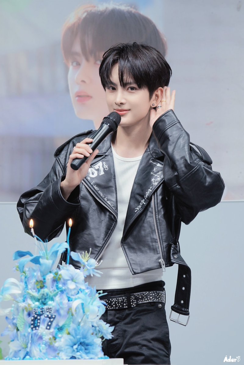 A_dera_'s tweet photo. 260604 🥳
#판타지보이즈 #FANTASYBOYS 
#링치 #LINGQI #凌崎 https://t.co/3SqVLUvv4q