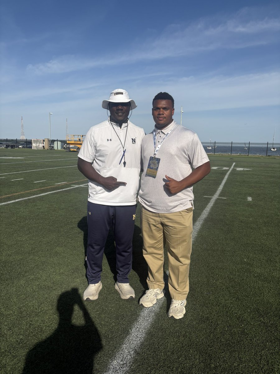 GilesBryce32688's tweet photo. Had an amazing visit to the Navy today! Thank you @D_WallCoach for inviting me up and I can’t wait to come back for camp!
@_CoachNew @NavyFB @CharlesMack19 @CoachButlergovs @VAGovsFootball https://t.co/Rff1ABb1MG