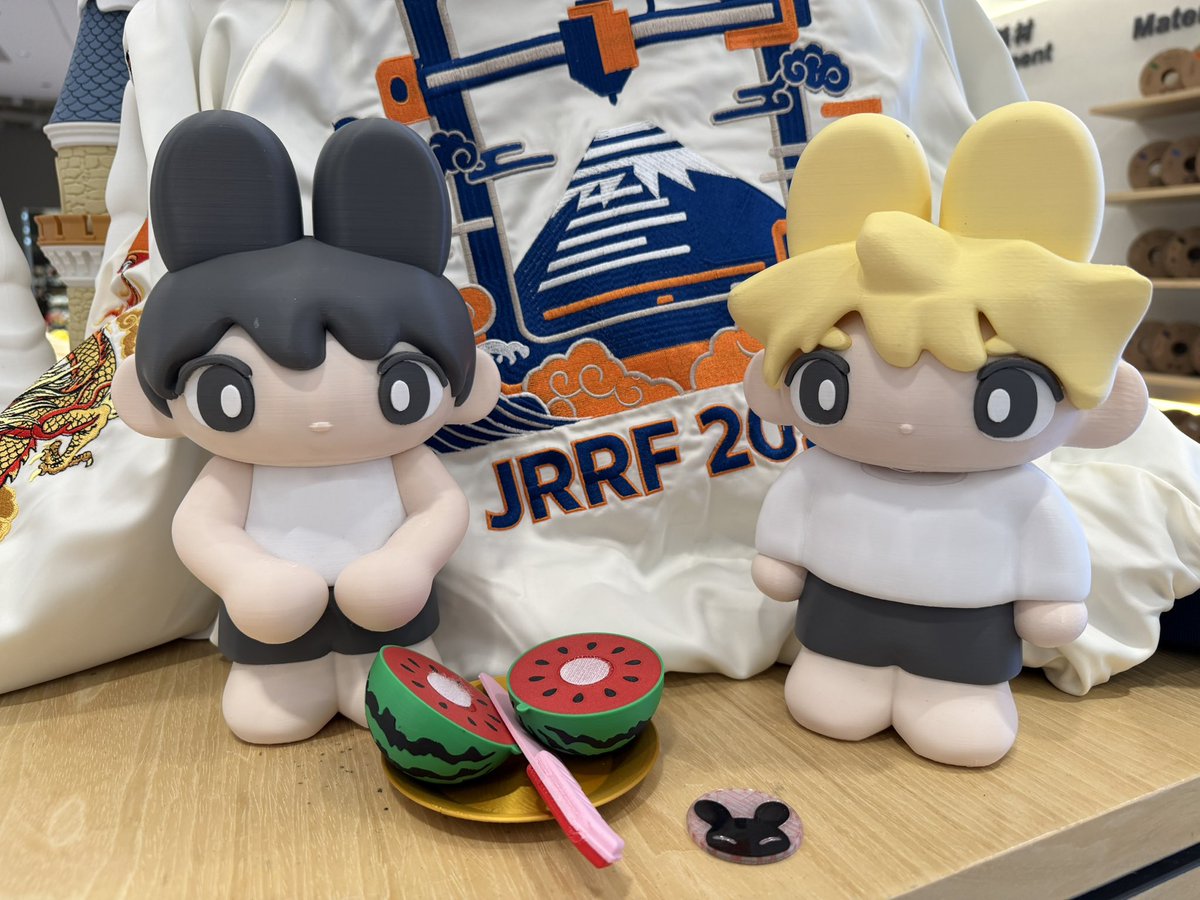 snapmaker's tweet photo. What a lovely time at @JapanRepRapFes ! Back at SnapHQ, we’re honored to bring back several gifts from our friend in Japan, and put them in our Display Room! https://t.co/sWRuclGRN6