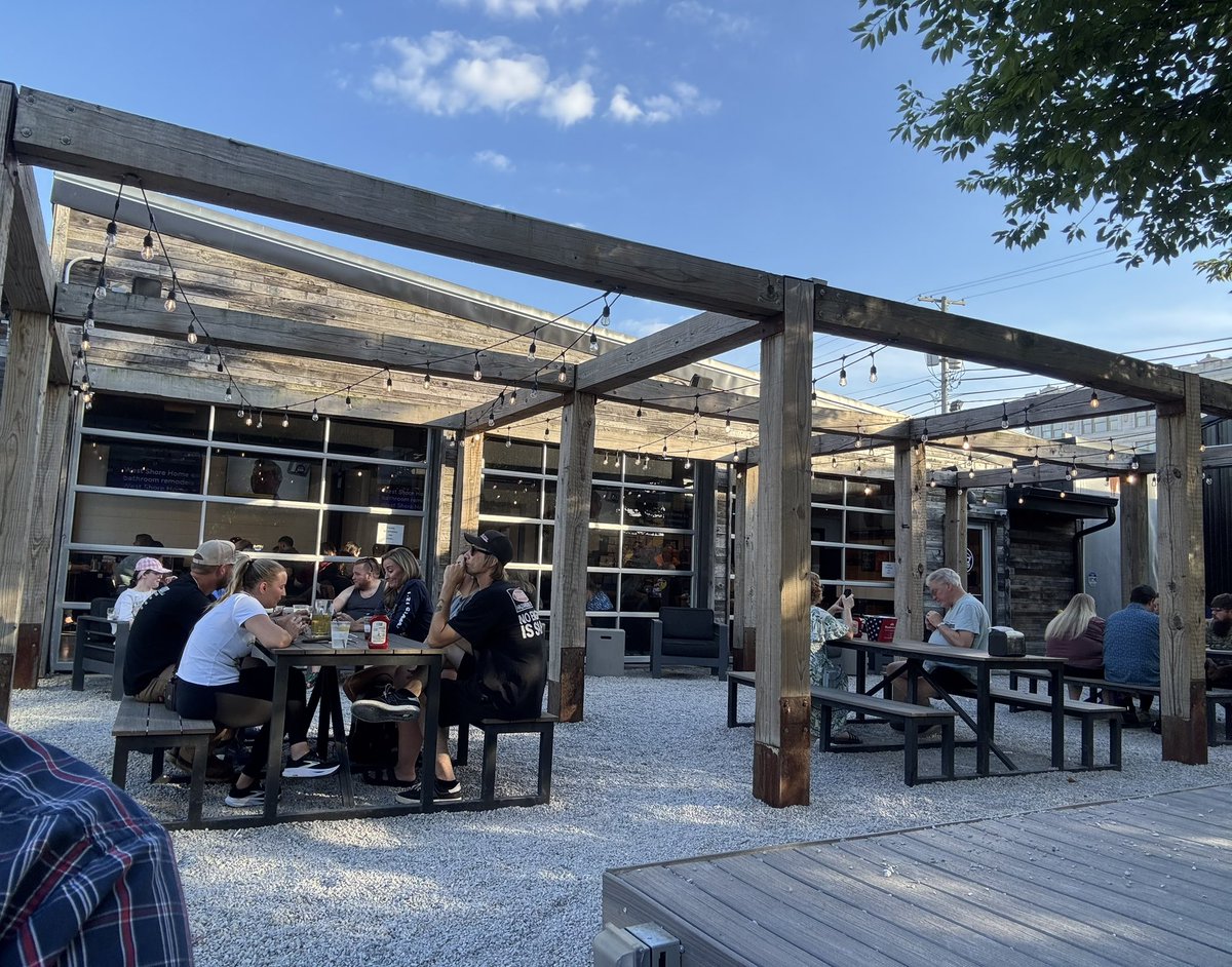roadmaven's tweet photo. Splendid evening in downtown New Albany for Back to the Future trivia night at @DogHausDogs. https://t.co/IqF1cCNs6X