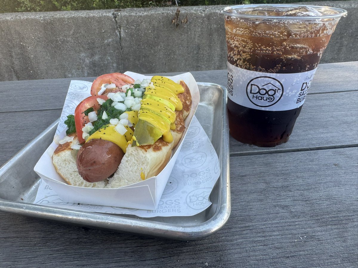 roadmaven's tweet photo. Splendid evening in downtown New Albany for Back to the Future trivia night at @DogHausDogs. https://t.co/IqF1cCNs6X