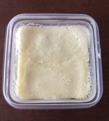foodistnote's tweet photo. 山本ゆりさんが「究極に簡単」とおっしゃる牛乳ケーキです。たった5分で完成です。ホットケーキミックス、牛乳、サラダ油、砂糖を全部混ぜてチンするだけ。試作を何度も繰り返してついに完成したレシピだそうです。ちょっと甘いものがほしいときに最高です…！たくさんの方に届きますように！ https://t.co/nF1JfDTY4Y