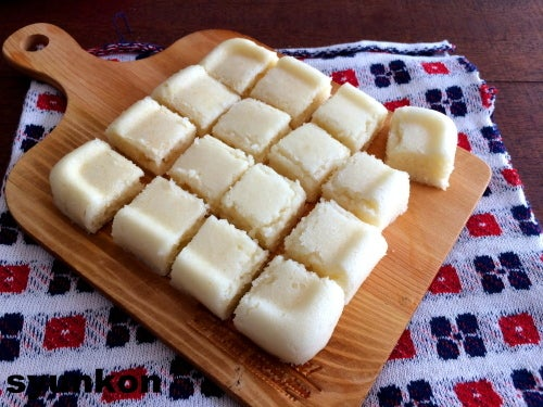 foodistnote's tweet photo. 山本ゆりさんが「究極に簡単」とおっしゃる牛乳ケーキです。たった5分で完成です。ホットケーキミックス、牛乳、サラダ油、砂糖を全部混ぜてチンするだけ。試作を何度も繰り返してついに完成したレシピだそうです。ちょっと甘いものがほしいときに最高です…！たくさんの方に届きますように！ https://t.co/nF1JfDTY4Y