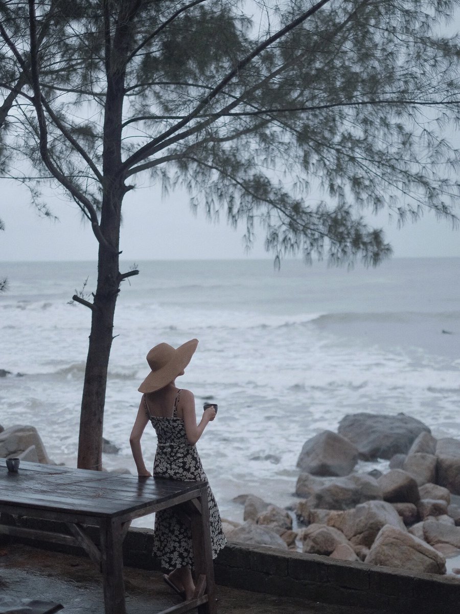 NimerMarwan's tweet photo. Just spent 2 hours wandering the hidden lanes of a coastal town—local bakers handing out free almond croissants, waves crashing so close I got salt in my coffee, and no crowds at all. This is the kind of unplanned magic that makes travel perfect. https://t.co/0FLIulrzYC