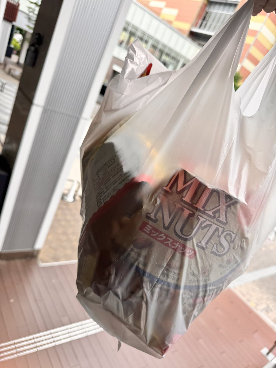 komukai375's tweet photo. 明日イベントの買い出し

数十人分の…

重…‼️

一応手作りも… https://t.co/1WEyAzmEto