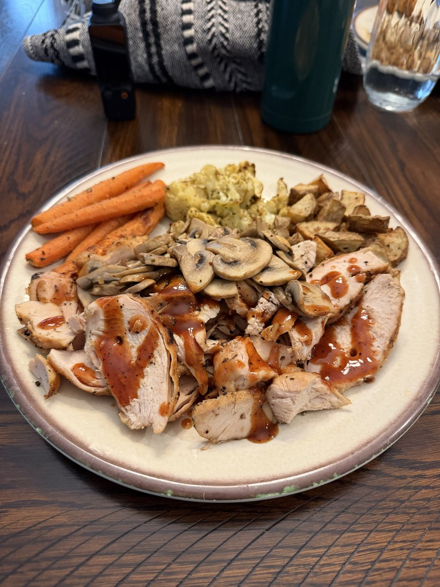 Clintus's tweet photo. Dinner 🥘 https://t.co/Rovmp5TCmV