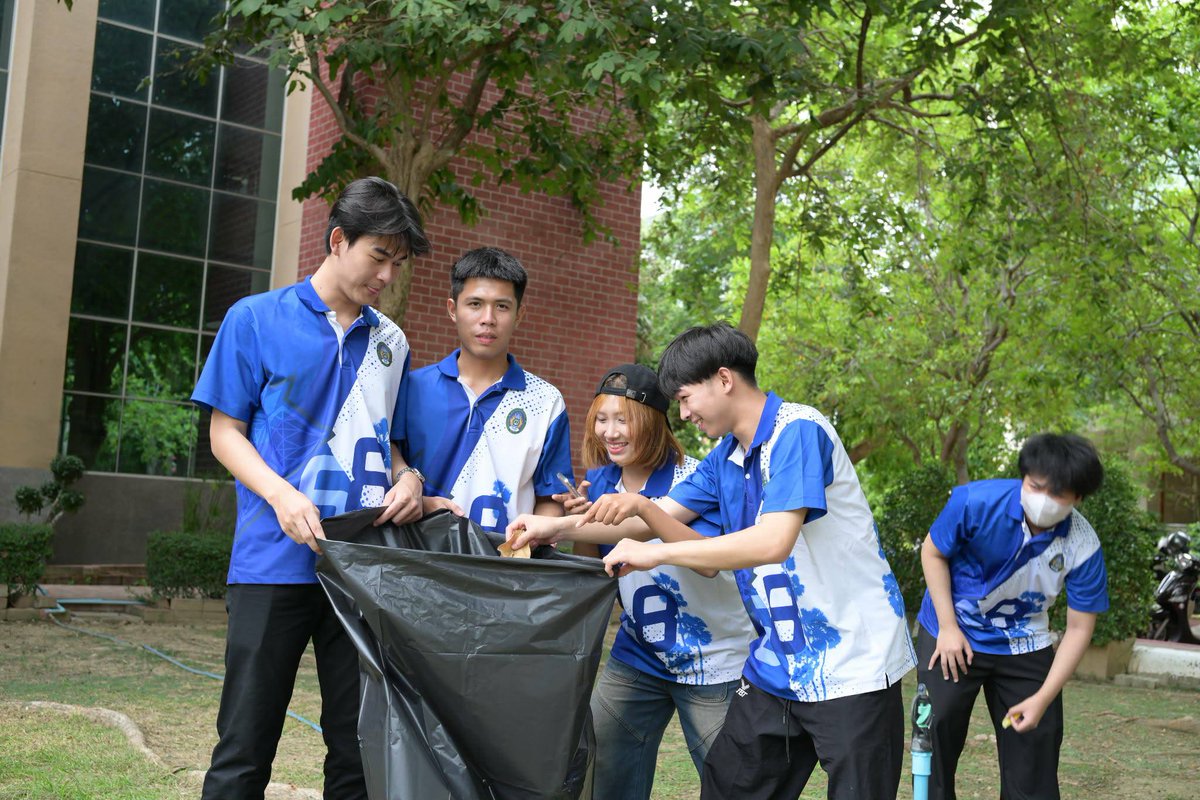 pbruofficial's tweet photo. คณะวิทยาการจัดการ ร่วมใจจัดกิจกรรมจิตอาสา "ทำความดีด้วยหัวใจ" เฉลิมพระเกียรติสมเด็จพระนางเจ้าฯ พระบรมราชินี

#กลุ่มงานสื่อสารองค์กรมหาวิทยาลัยราชภัฏเพชรบุรี
#คณะวิทยาการจัดการมหาวิทยาลัยราชภัฏเพชรบุรี
#PBRUearnwhilelearn https://t.co/vqyoXbHD9Y