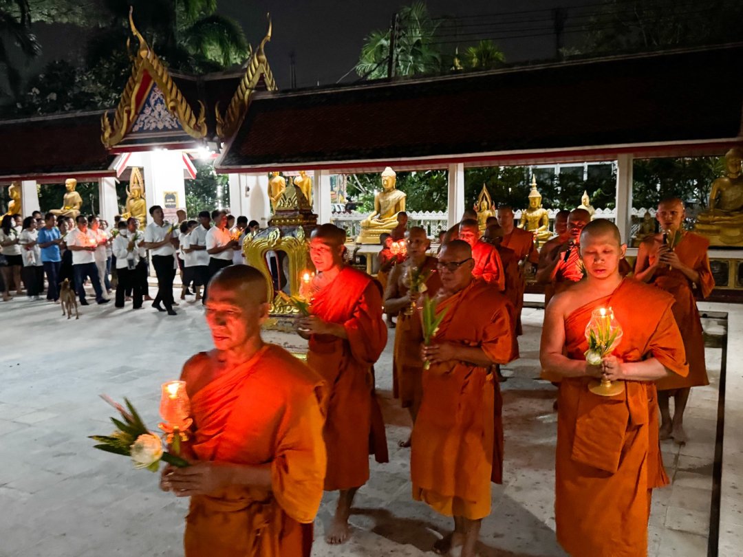 DMCupdates's tweet photo. พุทธศาสนิกชนชาวอำเภอคลองหลวง จังหวัดปทุมธานี ร่วมปฏิบัติบูชาแด่องค์สมเด็จพระสัมมาสัมพุทธเจ้า เนื่องในวันวิสาขบูชา วันสำคัญสากลของโลก ประจำปีพุทธศักราช 2569 https://t.co/4BK092pUaD https://t.co/1c5XCAGhtz