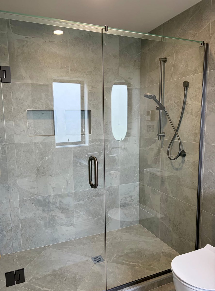 MsCleanCanada's tweet photo. Nothing elevates a bathroom quite like crystal-clear glass, spotless tiles, and a fresh, sanitized shower space. Regular cleaning helps prevent soap scum, hard water stains, and grime buildup, keeping your bathroom looking beautiful and hygienic every day.
@MsCleanCanada https://t.co/p8jhgABUNV