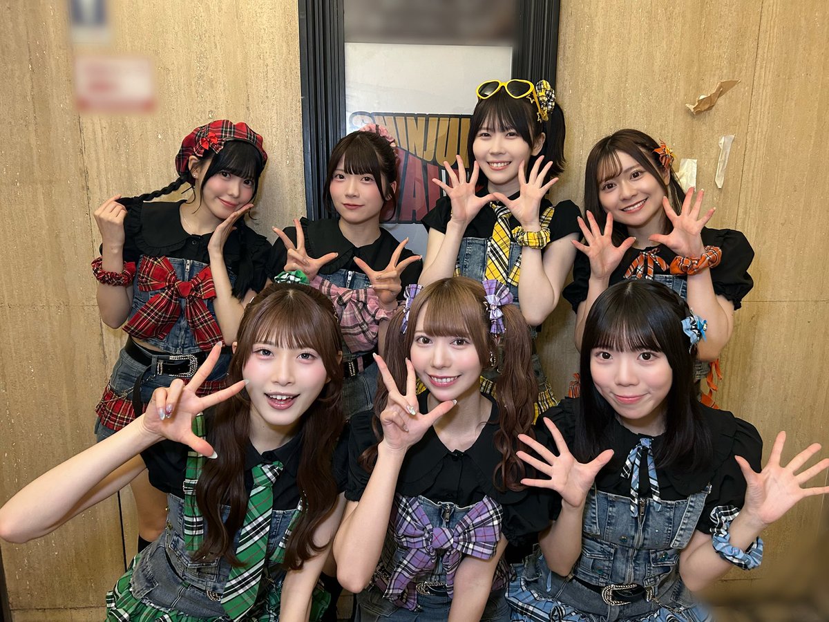 FULITBOX's tweet photo. 『MORNING BOX』

5日目ありがとうございました❕

今日もみなさんと一緒に素敵な朝を過ごすことができて嬉しかったです☀️ ̖́-

いよいよ明日は朝ライブ最終日！
最後まで熱く盛り上がっていきましょう🔥
お待ちしております！

 #ふりぼとアゲ夏 https://t.co/bxyOczjnui