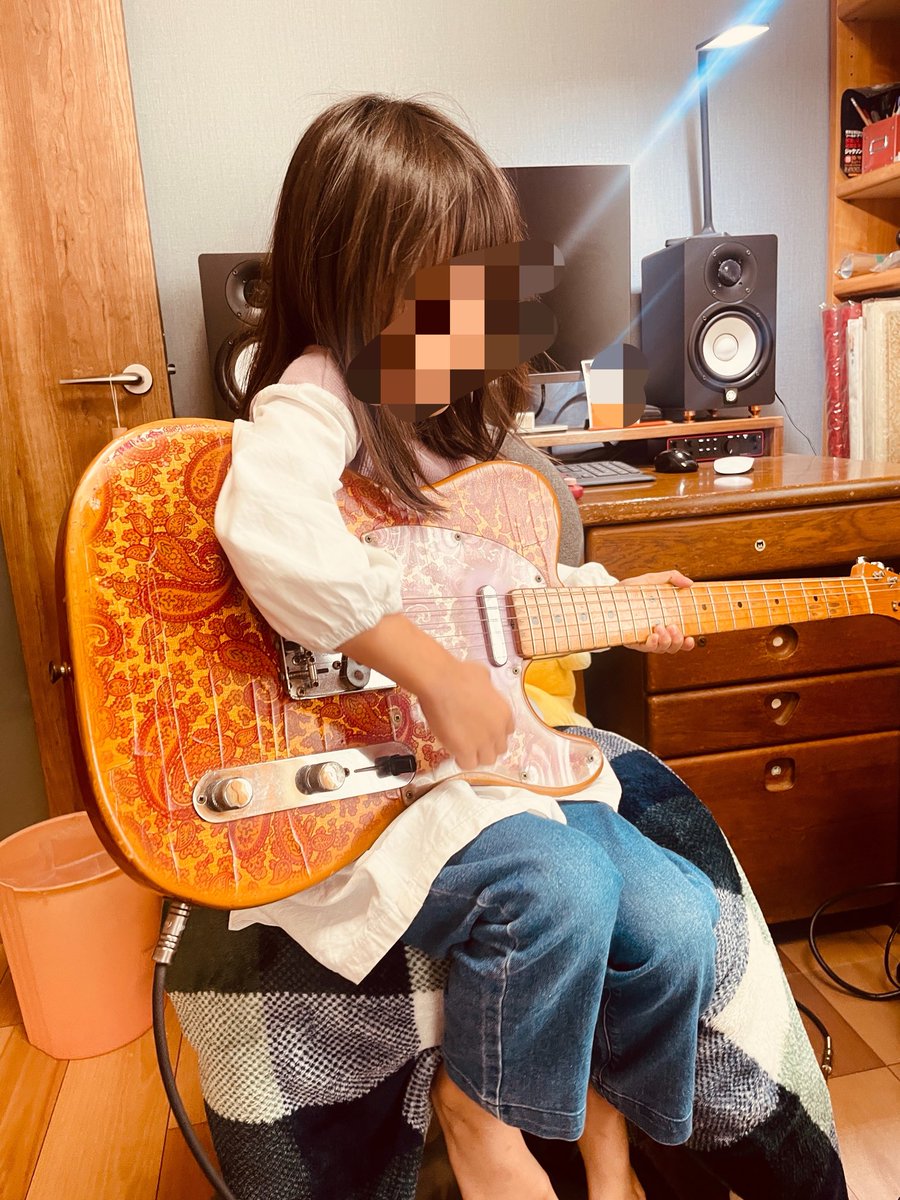 ONO_87's tweet photo. 色々あって今実家に子供たち預けてるんだけど、なんかエラいこと教え込まれとる https://t.co/eFH9ga67oy