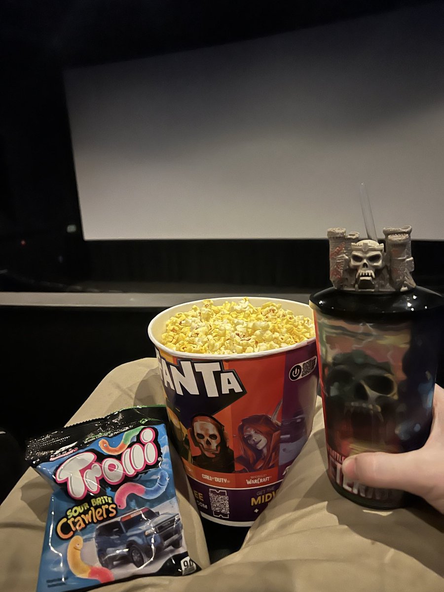 theREALwright33's tweet photo. Movie 86 of 2026 @AMCTheatres #atAMC #scarymovie Got the Scream cup earlier today. glad to pick up more Heman merch.  Also picked up another 100 discounted $AMC shares. I call that a great day. #shareAMC @CEOAdam https://t.co/p78Su9k2LR